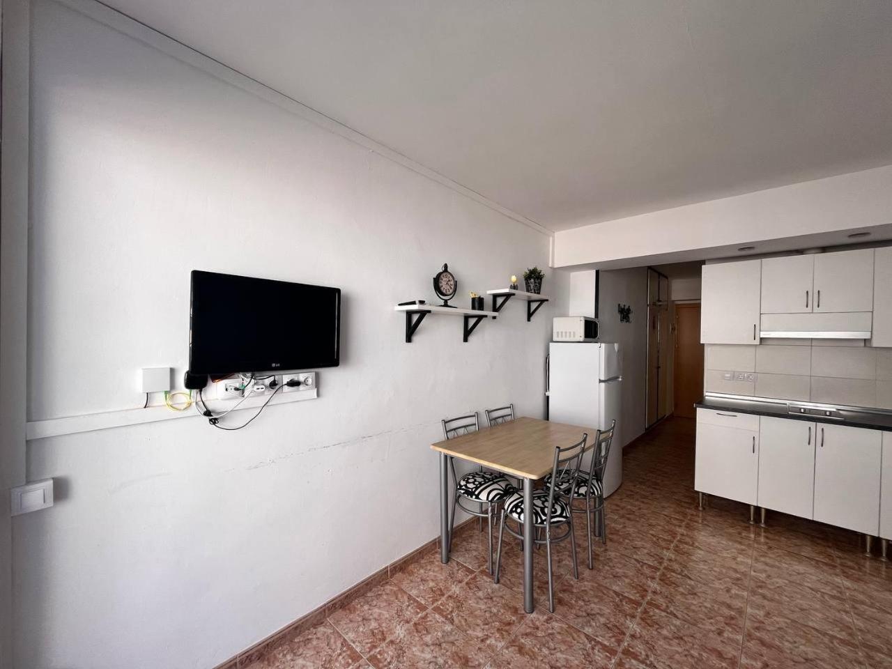 Estudio Con Tres Piscinas Comunitarias Y Pista De Tenis Roses Eksteriør billede