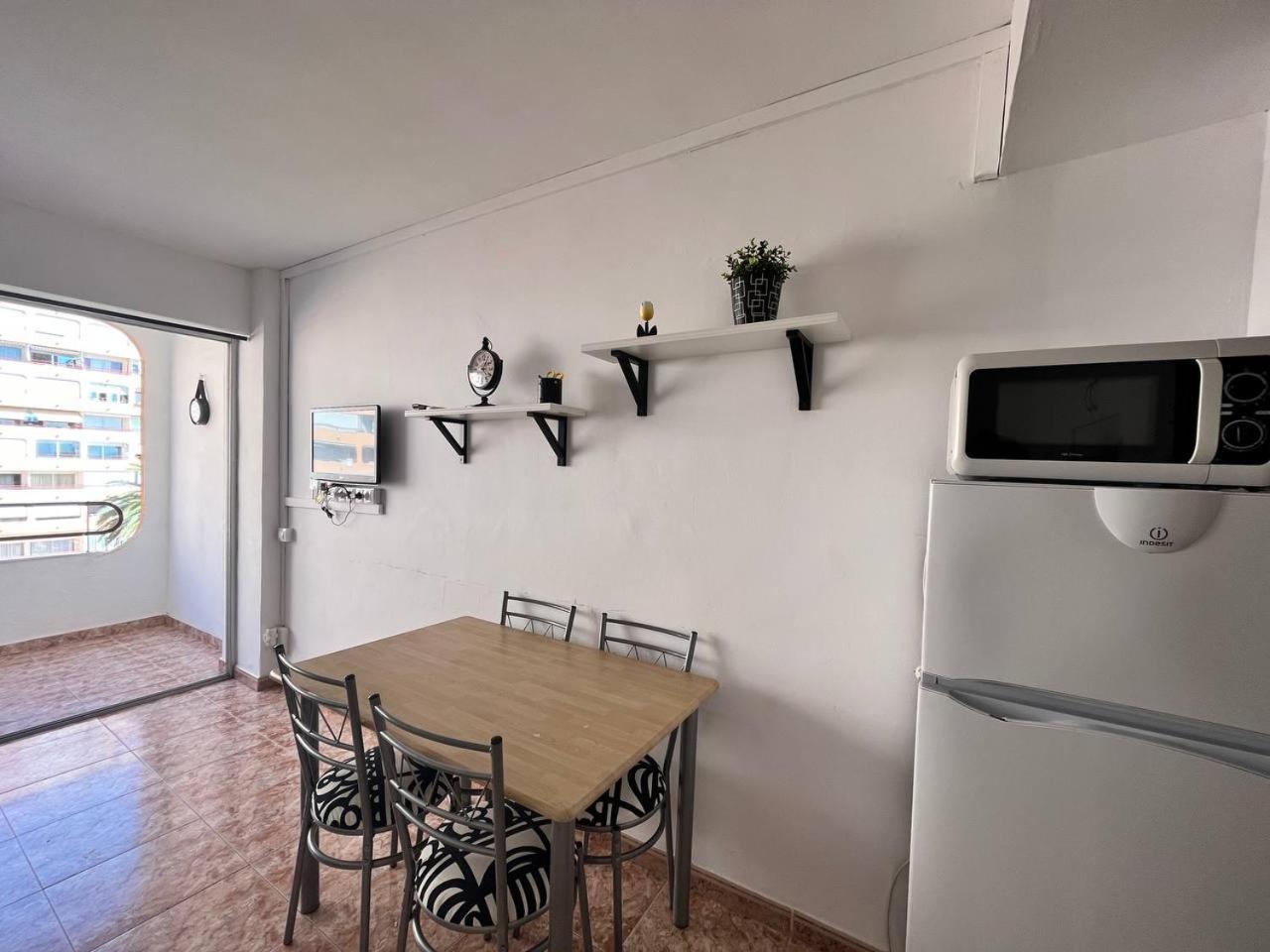 Estudio Con Tres Piscinas Comunitarias Y Pista De Tenis Roses Eksteriør billede